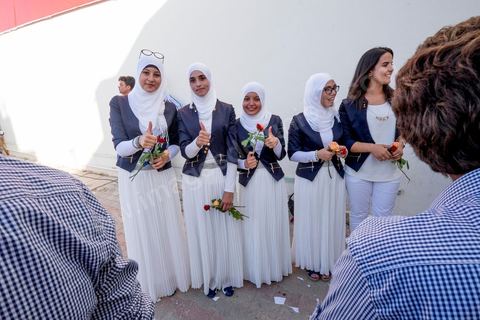 18 octobre 2014 : dans le théâtre de Sidi Mansour, ville dans la banlieue nord de Sfax, deuxième ville du pays, plus de 10 000 partiisans d'Ennahdha se sont rassemblés pour un grand meeting du parti islamiste. Sous un soleil de plomb, Rached Ghannouchi, président du parti, orchestre un meeting electoral avec présentations des deux listes Ennahdha (Sfax1 et 2), discours des candidats et discours final de Ghannouchi.