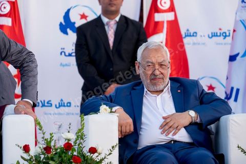 18 octobre 2014 : Rached Ghannouchi dans le théâtre de Sidi Mansour, ville dans la banlieue nord de Sfax, deuxième ville du pays, plus de 10 000 partiisans d'Ennahdha se sont rassemblés pour un grand meeting du parti islamiste. Sous un soleil de plomb, Rached Ghannouchi, président du parti, orchestre un meeting electoral avec présentations des deux listes Ennahdha (Sfax1 et 2), discours des candidats et discours final de Ghannouchi.