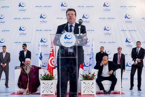 18 octobre 2014 : discours de Mohamed Frikha dans le théâtre de Sidi Mansour, ville dans la banlieue nord de Sfax, deuxième ville du pays, plus de 10 000 partiisans d'Ennahdha se sont rassemblés pour un grand meeting du parti islamiste. Sous un soleil de plomb, Rached Ghannouchi, président du parti, orchestre un meeting electoral avec présentations des deux listes Ennahdha (Sfax1 et 2), discours des candidats et discours final de Ghannouchi.