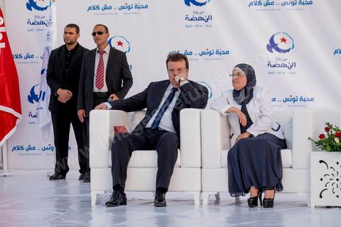 18 octobre 2014 : Mohamed Frikha dans le théâtre de Sidi Mansour, ville dans la banlieue nord de Sfax, deuxième ville du pays, plus de 10 000 partiisans d'Ennahdha se sont rassemblés pour un grand meeting du parti islamiste. Sous un soleil de plomb, Rached Ghannouchi, président du parti, orchestre un meeting electoral avec présentations des deux listes Ennahdha (Sfax1 et 2), discours des candidats et discours final de Ghannouchi.
