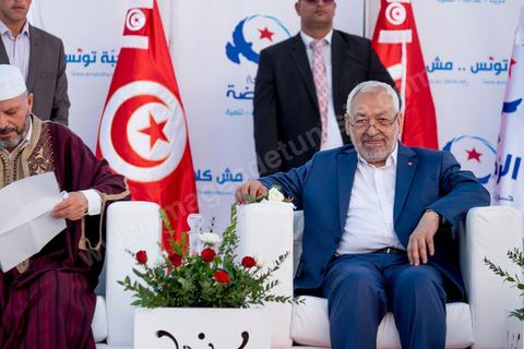 18 octobre 2014 : Rached Ghannouchi dans le théâtre de Sidi Mansour, ville dans la banlieue nord de Sfax, deuxième ville du pays, plus de 10 000 partiisans d'Ennahdha se sont rassemblés pour un grand meeting du parti islamiste. Sous un soleil de plomb, Rached Ghannouchi, président du parti, orchestre un meeting electoral avec présentations des deux listes Ennahdha (Sfax1 et 2), discours des candidats et discours final de Ghannouchi.
