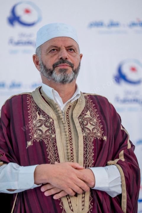 18 octobre 2014 : Habib Ellouze dans le théâtre de Sidi Mansour, ville dans la banlieue nord de Sfax, deuxième ville du pays, plus de 10 000 partiisans d'Ennahdha se sont rassemblés pour un grand meeting du parti islamiste. Sous un soleil de plomb, Rached Ghannouchi, président du parti, orchestre un meeting electoral avec présentations des deux listes Ennahdha (Sfax1 et 2), discours des candidats et discours final de Ghannouchi.