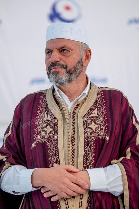 18 octobre 2014 : Habib Ellouze dans le théâtre de Sidi Mansour, ville dans la banlieue nord de Sfax, deuxième ville du pays, plus de 10 000 partiisans d'Ennahdha se sont rassemblés pour un grand meeting du parti islamiste. Sous un soleil de plomb, Rached Ghannouchi, président du parti, orchestre un meeting electoral avec présentations des deux listes Ennahdha (Sfax1 et 2), discours des candidats et discours final de Ghannouchi.