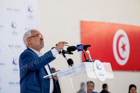 18 octobre 2014 : Rached Ghannouchi dans le théâtre de Sidi Mansour, ville dans la banlieue nord de Sfax, deuxième ville du pays, plus de 10 000 partiisans d'Ennahdha se sont rassemblés pour un grand meeting du parti islamiste. Sous un soleil de plomb, Rached Ghannouchi, président du parti, orchestre un meeting electoral avec présentations des deux listes Ennahdha (Sfax1 et 2), discours des candidats et discours final de Ghannouchi.