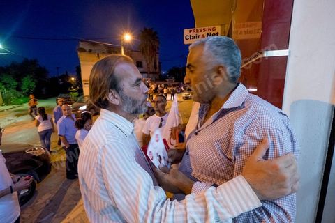 19 octobre 2014 : campagne de porte à porte dans le quartier de Gammarth village, banlieue nord de Tunis, des partisans de Nidaa Tounes. Said Aïdi, tête de liste dans cette circonscription de Tunis 2 est accompganée de ses colistiers dont Bochra Bel Hadj Hamida.
