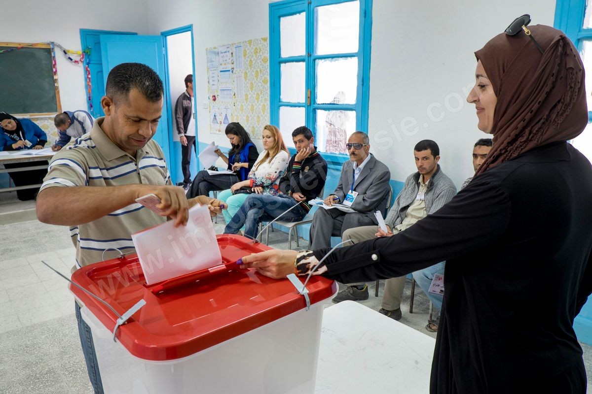 M27-000 Jour de vote législatives 26102014