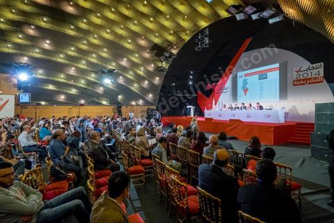 27 octobre 2014 : l'effrevescence commence au centre de presse de l'ISIE, située au Palais des Congrès de Tunis, où des centaines de journalistes nationaux et internationaux enchainent pour les jours à venir les conférences de presse qui donneront les résultats partiels circonscriptions par circonscriptions. Les résultats complets sont à prévoir dans les 48 à 72 h après les votes.