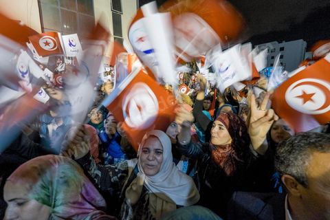 October 27, 2014: At the call of the Ennahda Party, several hundred activists gathered the day after the elections. Party leaders thanked the activists for their commitment and acknowledged their defeat in the elections. Rached Ghannouchi, president of the Islamist party, thanked the activists in his speech and acknowledged the defeat. 