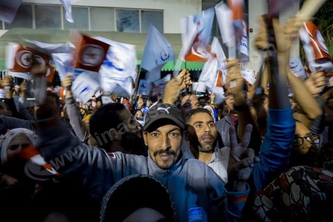 October 27, 2014: At the call of the Ennahda Party, several hundred activists gathered the day after the elections. Party leaders thanked the activists for their commitment and acknowledged their defeat in the elections. Rached Ghannouchi, president of the Islamist party, thanked the activists in his speech and acknowledged the defeat. 
