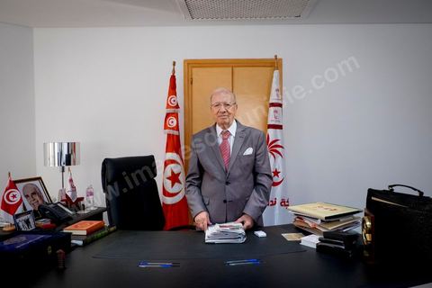 29 octobre 2014 : portrait de Béji Caïd Essebsi, Président du parti Nidaa Tounes, dans son bureau au siège du parti Nidaa Tounes. Nidaa Tounes, parti créé il y a deux ans, est sorti premier des élections législatives. 