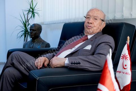 29 octobre 2014 : portrait de Béji Caïd Essebsi, Président du parti Nidaa Tounes, dans son bureau au siège du parti Nidaa Tounes. Nidaa Tounes, parti créé il y a deux ans, est sorti premier des élections législatives. 