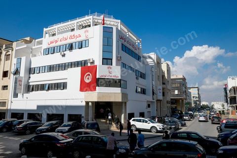 29 octobre 2014 : portrait de Béji Caïd Essebsi, Président du parti Nidaa Tounes, dans son bureau au siège du parti Nidaa Tounes. Nidaa Tounes, parti créé il y a deux ans, est sorti premier des élections législatives. 