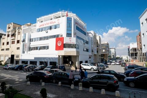 29 octobre 2014 : portrait de Béji Caïd Essebsi, Président du parti Nidaa Tounes, dans son bureau au siège du parti Nidaa Tounes. Nidaa Tounes, parti créé il y a deux ans, est sorti premier des élections législatives. 