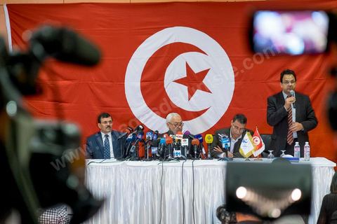 30 octobre 2014 : Conférence de presse de Ennahdha en présence de Rached Ghannouchi, son président, Ali Larayedh (G), secrétaire général du parti et Abdelahamid Jelassi, directeur de campagne. Après leur défaite aux élections législatives, Rached Ghannouchi a tenu à remercier tous les électeurs qui ont voté pour son parti et assurer que son mouvement continuera à défendre les libertés et la justice transitionnelle.