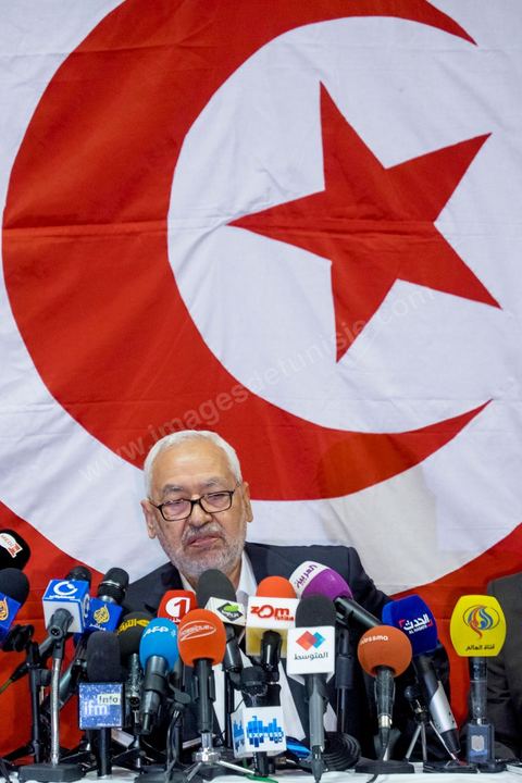 30 octobre 2014 : Conférence de presse de Ennahdha en présence de Rached Ghannouchi, son président, Ali Larayedh (G), secrétaire général du parti et Abdelahamid Jelassi, directeur de campagne. Après leur défaite aux élections législatives, Rached Ghannouchi a tenu à remercier tous les électeurs qui ont voté pour son parti et assurer que son mouvement continuera à défendre les libertés et la justice transitionnelle.