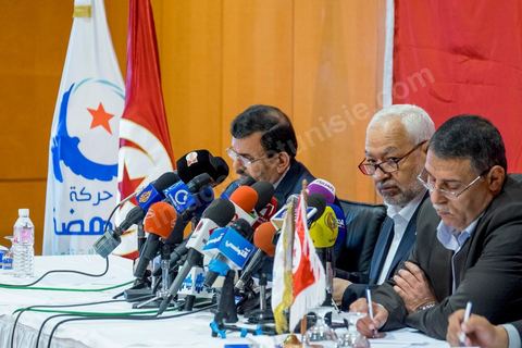 30 octobre 2014 : Conférence de presse de Ennahdha en présence de Rached Ghannouchi, son président, Ali Larayedh (G), secrétaire général du parti et Abdelahamid Jelassi, directeur de campagne. Après leur défaite aux élections législatives, Rached Ghannouchi a tenu à remercier tous les électeurs qui ont voté pour son parti et assurer que son mouvement continuera à défendre les libertés et la justice transitionnelle.
