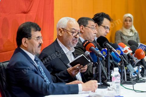 30 octobre 2014 : Conférence de presse de Ennahdha en présence de Rached Ghannouchi, son président, Ali Larayedh (G), secrétaire général du parti et Abdelahamid Jelassi, directeur de campagne. Après leur défaite aux élections législatives, Rached Ghannouchi a tenu à remercier tous les électeurs qui ont voté pour son parti et assurer que son mouvement continuera à défendre les libertés et la justice transitionnelle.