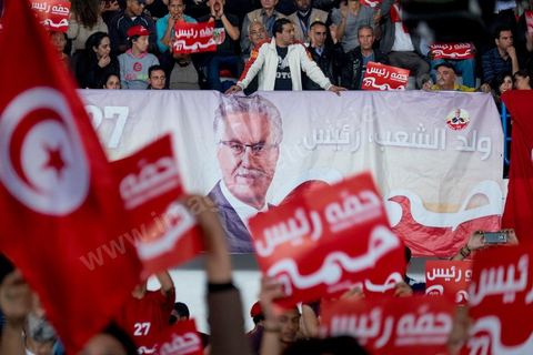 16 novembre 2014 : grand meeting politique du Front populaire, troisième force politique du pays, dans le cadre de la candidature de son président Hamma Hammami à la présidence de la république pour les élections du 23 novembre. Dans un long discours de plus d'une heure, Hammami, a assuré qu'il travaillera à l'installation d'une justice sociale et d'un équilibre entre les différentes régions du pays, avant de finir son meeting avec sa femme Radia Nasraoui, sa fille et tous ses amis et leaders du parti.