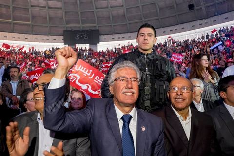 16 novembre 2014 : grand meeting politique du Front populaire, troisième force politique du pays, dans le cadre de la candidature de son président Hamma Hammami à la présidence de la république pour les élections du 23 novembre. Dans un long discours de plus d'une heure, Hammami, a assuré qu'il travaillera à l'installation d'une justice sociale et d'un équilibre entre les différentes régions du pays, avant de finir son meeting avec sa femme Radia Nasraoui, sa fille et tous ses amis et leaders du parti.