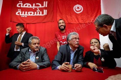 17 novembre 2014 : Hamma Hammami rencontre le smilitants du Front Populaire section Manouba dans le cadre de la campagne électorale pour les élections présidentielles du 23 novembre de Hamma Hammami, président du parti d'extrême gauche le Front popualire dan sles quartiers populaires de Oued Ellil et Douar Hicher, banlieue ouest de Tunis