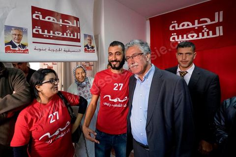 17 novembre 2014 : Hamma Hammami rencontre le smilitants du Front Populaire section Manouba dans le cadre de la campagne électorale pour les élections présidentielles du 23 novembre de Hamma Hammami, président du parti d'extrême gauche le Front popualire dan sles quartiers populaires de Oued Ellil et Douar Hicher, banlieue ouest de Tunis