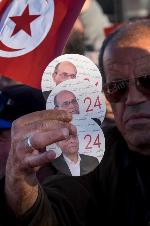 19 décembre 2014 : sur le vieux port de Bizerte, ville au nord de Tunis, meeting populaire de Moncef Marzouki, Président de la République et candidat à sa réelection pour les présidenteilles du 23 novembre. Dans une foule clairsemée d'à peine deux milles personnes, Moncef Marzouki a tenu un discours agressif contre les médias et son principal rival à l'élection Beji Caid Essebsi.