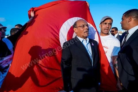 19 décembre 2014 : sur le vieux port de Bizerte, ville au nord de Tunis, meeting populaire de Moncef Marzouki, Président de la République et candidat à sa réelection pour les présidenteilles du 23 novembre. Dans une foule clairsemée d'à peine deux milles personnes, Moncef Marzouki a tenu un discours agressif contre les médias et son principal rival à l'élection Beji Caid Essebsi.