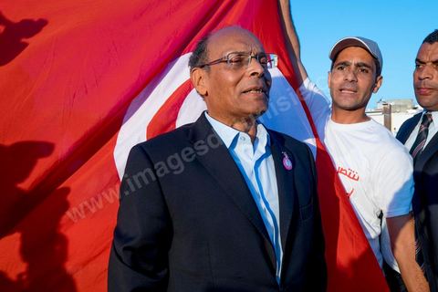 19 décembre 2014 : sur le vieux port de Bizerte, ville au nord de Tunis, meeting populaire de Moncef Marzouki, Président de la République et candidat à sa réelection pour les présidenteilles du 23 novembre. Dans une foule clairsemée d'à peine deux milles personnes, Moncef Marzouki a tenu un discours agressif contre les médias et son principal rival à l'élection Beji Caid Essebsi.