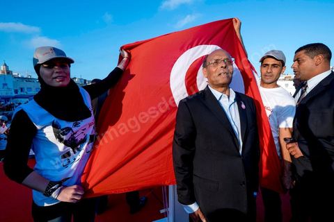 19 décembre 2014 : sur le vieux port de Bizerte, ville au nord de Tunis, meeting populaire de Moncef Marzouki, Président de la République et candidat à sa réelection pour les présidenteilles du 23 novembre. Dans une foule clairsemée d'à peine deux milles personnes, Moncef Marzouki a tenu un discours agressif contre les médias et son principal rival à l'élection Beji Caid Essebsi.