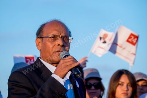 19 décembre 2014 : sur le vieux port de Bizerte, ville au nord de Tunis, meeting populaire de Moncef Marzouki, Président de la République et candidat à sa réelection pour les présidenteilles du 23 novembre. Dans une foule clairsemée d'à peine deux milles personnes, Moncef Marzouki a tenu un discours agressif contre les médias et son principal rival à l'élection Beji Caid Essebsi.