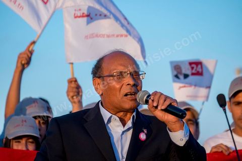 19 décembre 2014 : sur le vieux port de Bizerte, ville au nord de Tunis, meeting populaire de Moncef Marzouki, Président de la République et candidat à sa réelection pour les présidenteilles du 23 novembre. Dans une foule clairsemée d'à peine deux milles personnes, Moncef Marzouki a tenu un discours agressif contre les médias et son principal rival à l'élection Beji Caid Essebsi.
