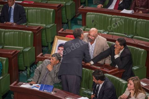 November 20, 2014: Closing session of the National Constituent Assembly to mark the end of its work. Each member of the Assembly signed a handwritten copy of the Constitution. On this occasion, Ben Jâafar delivered a speech in which he reviewed the Constituent National Assembly’s three years of work and praised the contributions not only of the deputies but also of civil society and the journalists who covered the Assembly’s proceedings and participated in its many events. 