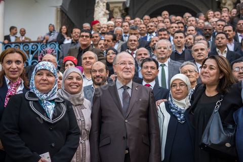 November 20, 2014: Closing session of the National Constituent Assembly to mark the end of its work. Each member of the Assembly signed a handwritten copy of the Constitution. On this occasion, Ben Jâafar delivered a speech in which he reviewed the Constituent National Assembly’s three years of work and praised the contributions not only of the deputies but also of civil society and the journalists who covered the Assembly’s proceedings and participated in its many events. 