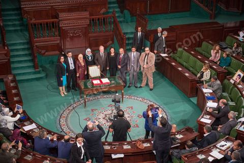 November 20, 2014: Closing session of the National Constituent Assembly to mark the end of its work. Each member of the Assembly signed a handwritten copy of the Constitution. On this occasion, Ben Jâafar delivered a speech in which he reviewed the Constituent National Assembly’s three years of work and praised the contributions not only of the deputies but also of civil society and the journalists who covered the Assembly’s proceedings and participated in its many events. 