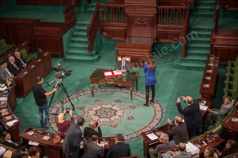 November 20, 2014: Closing session of the National Constituent Assembly to mark the end of its work. Each member of the Assembly signed a handwritten copy of the Constitution. On this occasion, Ben Jâafar delivered a speech in which he reviewed the Constituent National Assembly’s three years of work and praised the contributions not only of the deputies but also of civil society and the journalists who covered the Assembly’s proceedings and participated in its many events. 