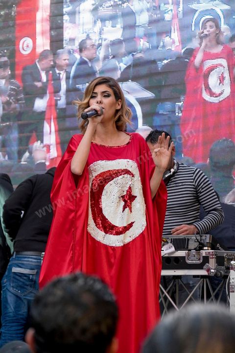 21 novembre 2014 : pour le dernier jour de la campagne pour les élections présidentielles, Slim Riahi, homme d'affire, propriétaire d'un des deux clubs de foot de Tunis, investit l'avenue Bourguiba à Tunis. Espérant plus de 10 000 militants, seuls un peu plus de deux milles sont venus écouetr le rappeur populaire Kafon et le discours de leur leader Slim Riahi.