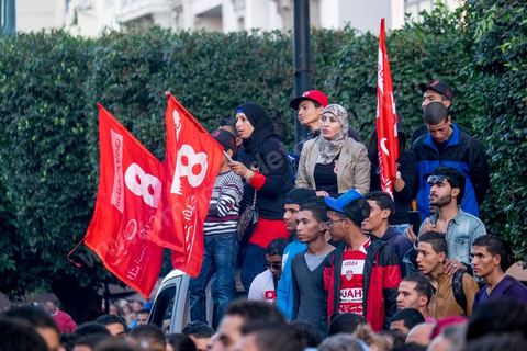 21 novembre 2014 : pour le dernier jour de la campagne pour les élections présidentielles, Slim Riahi, homme d'affire, propriétaire d'un des deux clubs de foot de Tunis, investit l'avenue Bourguiba à Tunis. Espérant plus de 10 000 militants, seuls un peu plus de deux milles sont venus écouetr le rappeur populaire Kafon et le discours de leur leader Slim Riahi.