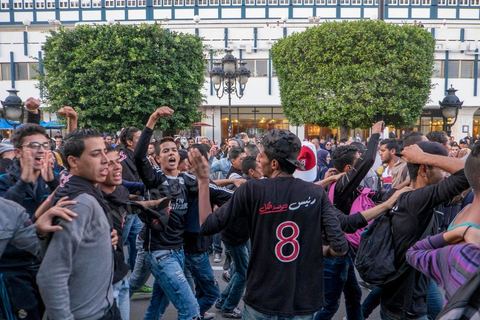 21 novembre 2014 : pour le dernier jour de la campagne pour les élections présidentielles, Slim Riahi, homme d'affire, propriétaire d'un des deux clubs de foot de Tunis, investit l'avenue Bourguiba à Tunis. Espérant plus de 10 000 militants, seuls un peu plus de deux milles sont venus écouetr le rappeur populaire Kafon et le discours de leur leader Slim Riahi.