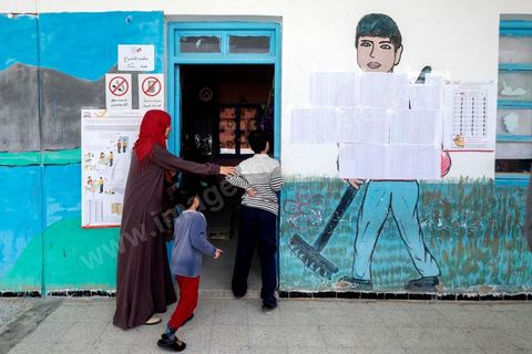 23 novembre 2014 : les écoles primaires sont toutes réquisitionnées pour l'organisation des électiosn dans les villes villages de Tunisie. Jour vote pour les élections présidentielles, les premières depuis la révolution de 2011.