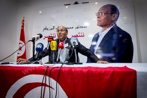23 novembre 2014 : Moncef Marzouki, Président de la République en exercice, est venu avec sa femme à son QG de campagne pour s'informer des résultats et remercier les militants.à quelques heures après la fermeture des bureaux de vote les résultats et sondages tombent en faveur de Beji Caïd Essebsi qui devancerait de 10 points Moncef Marzouki. Marzouki improvise une conférence de presse ou il appelle le candidat Béji Caid Essebsi à un face à face télévisé en direct et lui a demandé de ne pas se désister.
