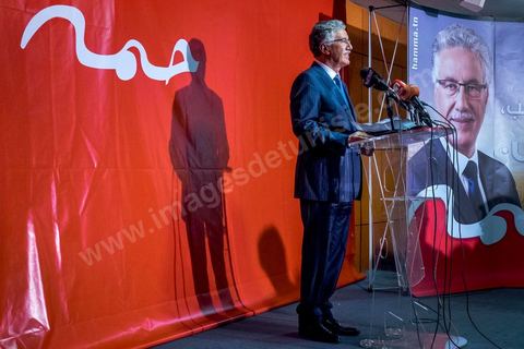 23 novembre 2014 : 4h après la fermeture des bureaux de vote, Hamma Hammami, candidat à la présidentielle pour le Front Populaire a prononcé un discours dans lequel il a remercié tous ceux qui ont participé à faire réussir sa campagne électorale qu'il qualifie de 'réussie et belle'. En terminant 3ème Hammami confirme son role d'outsider dan sle jeu politique tunisien. Il a conclu son discours par une déclaration d'amour aux Tunisiens ' Je vous aimais, je vous aime et je vous aimerai'. 