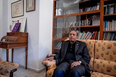 25 novembre 2014 : après une campagne éléectorale présidenteille fatiguante, le candidat à sa succession Moncef Marzouki est parti trois jours se reposer dans sa villa dans la zone touristique de Port El Kantoui au nord de Sousse. Les résultats préliminaires lui donne la seconde place avec 6 points de retard contre Beji Caid Essebsi, avec 33,43 % contre 39,46 %.