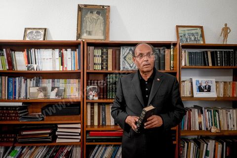 25 novembre 2014 : après une campagne éléectorale présidenteille fatiguante, le candidat à sa succession Moncef Marzouki est parti trois jours se reposer dans sa villa dans la zone touristique de Port El Kantoui au nord de Sousse. Les résultats préliminaires lui donne la seconde place avec 6 points de retard contre Beji Caid Essebsi, avec 33,43 % contre 39,46 %.