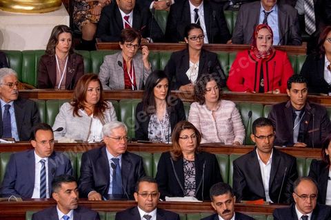 December 2, 2014: Mehdi Jomaa’s entire cabinet attended the first meeting of the 217 members of the Assembly of the Representatives of the People (ARP) elected on October 26, an election won by the Nidaa Tounès party (86 seats) ahead of the Islamist Ennahda party (69 seats), which had held the majority until then. This first meeting was presided over by longtime activist Ali Ben Salem, in his capacity as the senior-most member of the new assembly.