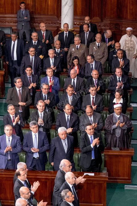 December 2, 2014: Mehdi Jomaa’s entire cabinet attended the first meeting of the 217 members of the Assembly of the Representatives of the People (ARP) elected on October 26, an election won by the Nidaa Tounès party (86 seats) ahead of the Islamist Ennahda party (69 seats), which had held the majority until then. This first meeting was presided over by longtime activist Ali Ben Salem, in his capacity as the senior-most member of the new assembly.