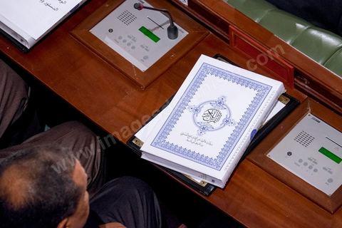 December 2, 2014: Distribution of copies of the Quran for the swearing-in ceremony of members of parliament. First meeting of the 217 members of the Assembly of the Representatives of the People (ARP) elected on October 26, an election won by the Nidaa Tounès party (86 seats) ahead of the Islamist Ennahda party (69 seats), which had held a majority until then. This first meeting was presided over by longtime activist Ali Ben Salem, in his capacity as the senior-most member of this new assembly.