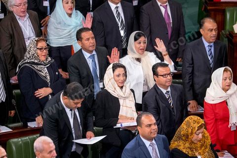 December 2, 2014: The 217 new members of parliament took the oath of office on the Quran during the first meeting of the 217 members of the Assembly of the Representatives of the People (ARP) elected on October 26, an election won by the Nidaa Tounès party (86 seats) ahead of the Islamist Ennahda party (69 seats), which had held the majority until then. This first meeting was presided over by longtime activist Ali Ben Salem, in his capacity as the senior-most member of this new assembly