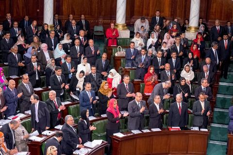 December 2, 2014: The 217 new members of parliament took the oath of office on the Quran during the first meeting of the 217 members of the Assembly of the Representatives of the People (ARP) elected on October 26, an election won by the Nidaa Tounès party (86 seats) ahead of the Islamist Ennahda party (69 seats), which had held the majority until then. This first meeting was presided over by longtime activist Ali Ben Salem, in his capacity as the senior-most member of this new assembly