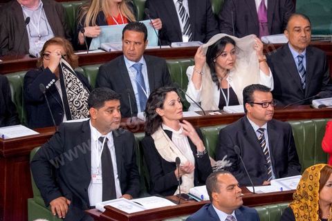 December 2, 2014: The 217 new members of parliament took the oath of office on the Quran during the first meeting of the 217 members of the Assembly of the Representatives of the People (ARP) elected on October 26, an election won by the Nidaa Tounès party (86 seats) ahead of the Islamist Ennahda party (69 seats), which had held the majority until then. This first meeting was presided over by longtime activist Ali Ben Salem, in his capacity as the senior-most member of this new assembly