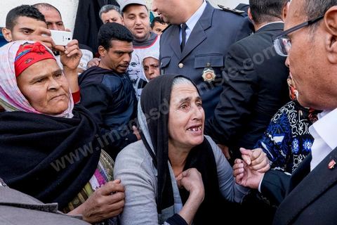 15 décembre 2014 : dans le cadre de la campagne électorale pour le second tour des élections présidentielles, Moncef Marzouki, Président en fonction, continue son tour des régions et des quartiers populaires. Ce matin visite rapide dans la quartier de Kabaria dans la banlieue sud de Tunis. 